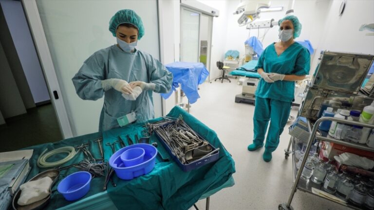 Instrumentari u bolnici: Domaćini operacionih sala bez kojih se ne može