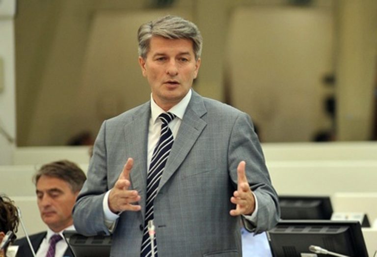 Mehmedović tražio da se parlamentarcima ne isplaćuju plaće u mjesecima kad nema sjednica