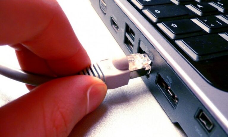 Broj korisnika mobilne mreže u BiH u padu, rast broja internet priključaka