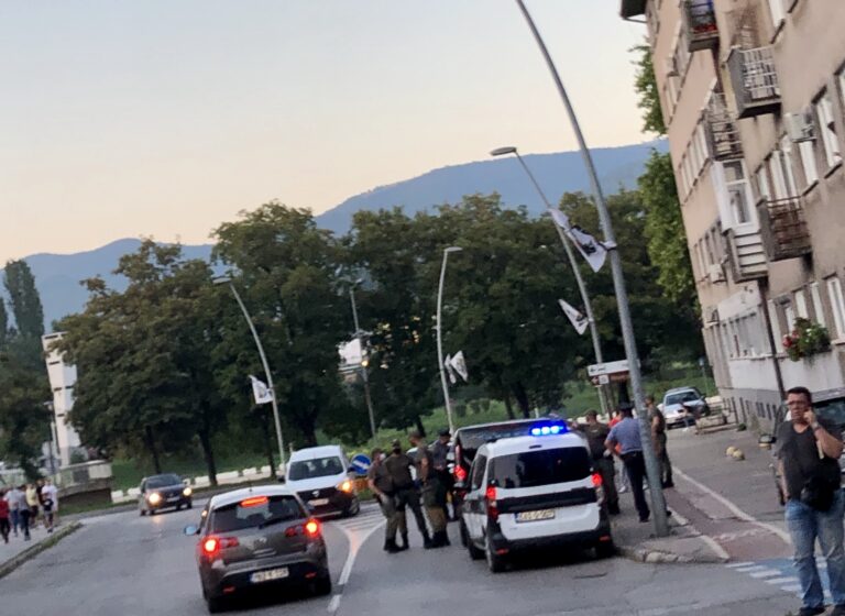 POLICIJSKE PATROLE PRESRELE AUTOMOBIL: Detalji akcije u Zenici, dvije osobe uhapšene