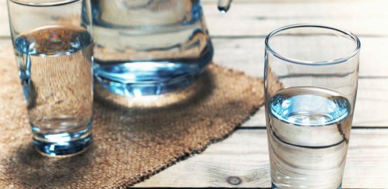 Voda kao lijek: Pijte vodu na prazan želudac