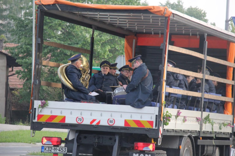 Prvomajska budnica u Zenici: Ko je svirače najviše “zakitio”?