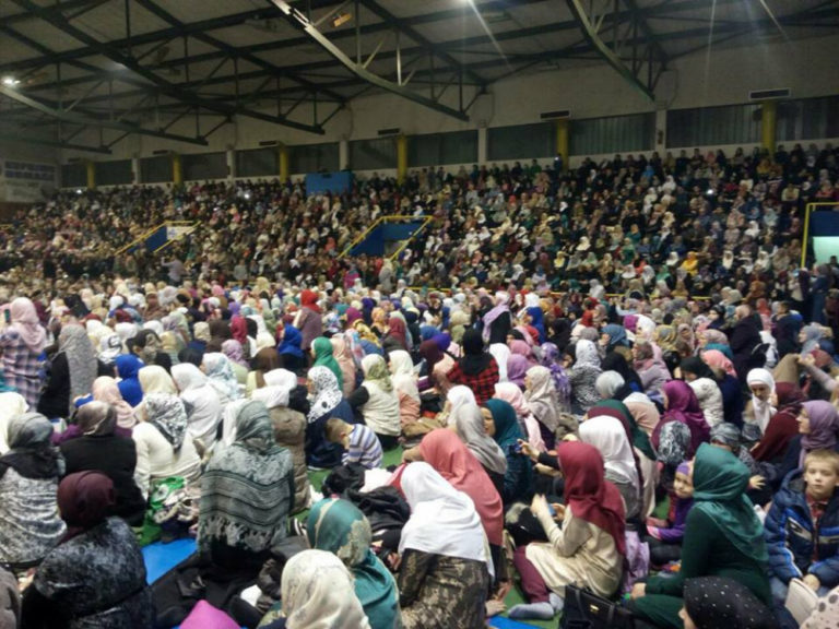 Puna sportska dvorana u Kaknju: “Večer Kur’ana” umjesto Nove godine