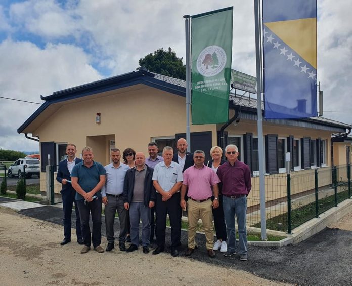 118407982 1408751132657667 6757426746335423703 n 696x565 1