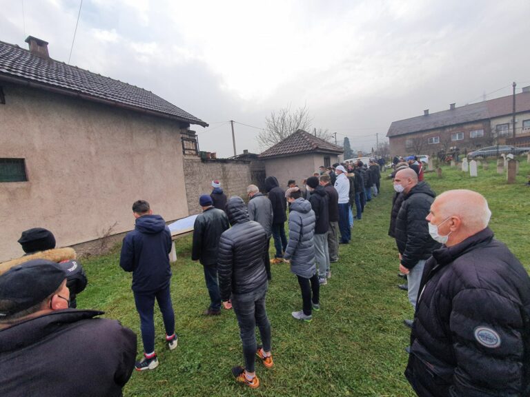 Zeničani se oprostili od Amira Bekrića Kigena: Zauvijek ćeš ostati u našim srcima (FOTO)