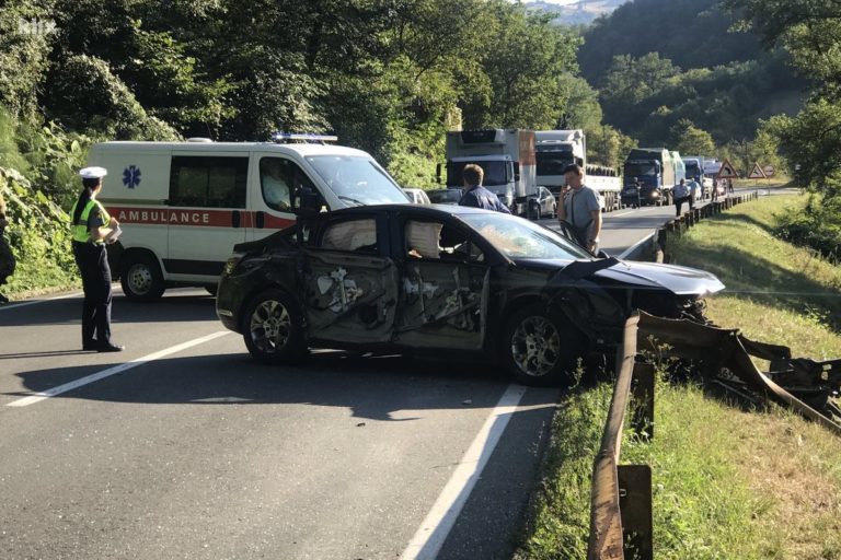 Sudar dva vozila kod Topčić Polja, pričinjena materijalna šteta