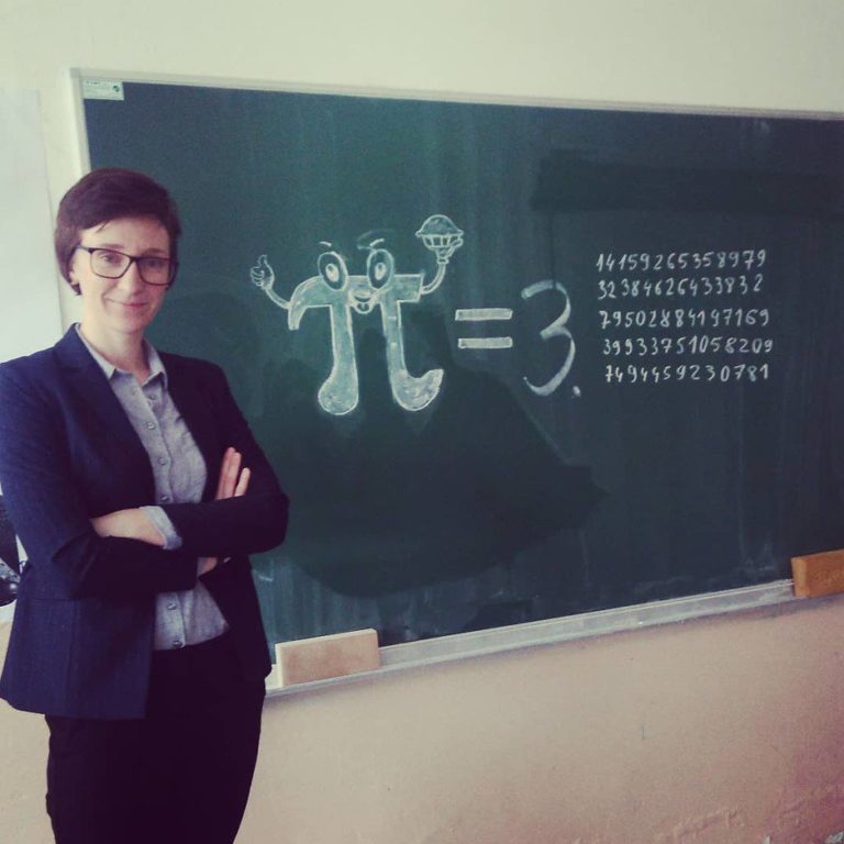 Zeničanka Arnela Šabanović spojila sve ljubavi: Profesorica, bh. reprezentativka, slikarica i književnica