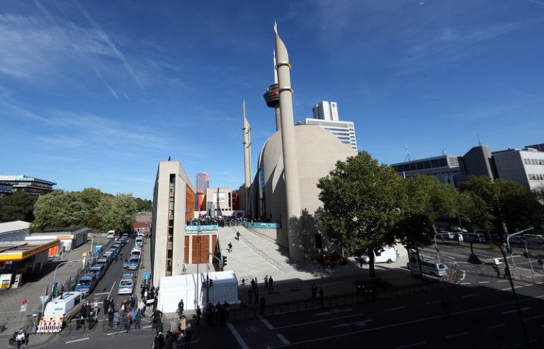 Erdogan u Kelnu otvorio jednu od najvećih džamija u Evropi