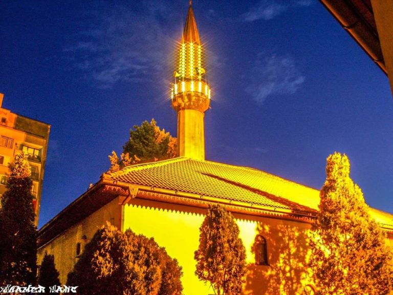 Muslimani sutra obilježavaju Lejletul-Bedr, jednu od najznačajnijih noći