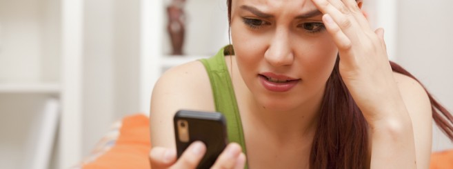 frustrated-annoyed-girl-mobile-657x245