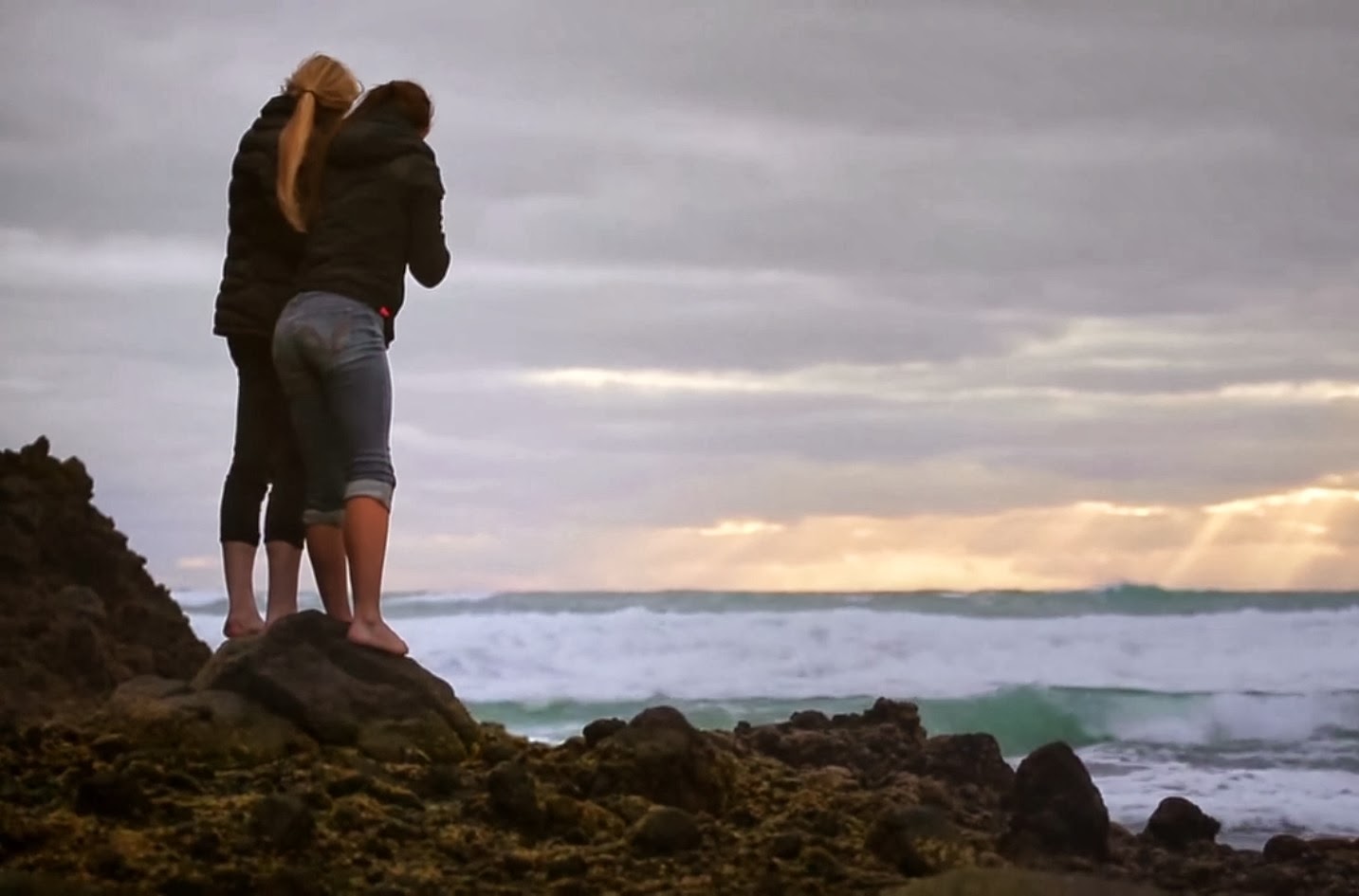 DIRLJIVA PRIČA: Djevojke bez ruke postale najbolje prijateljice preko Skypea (VIDEO)