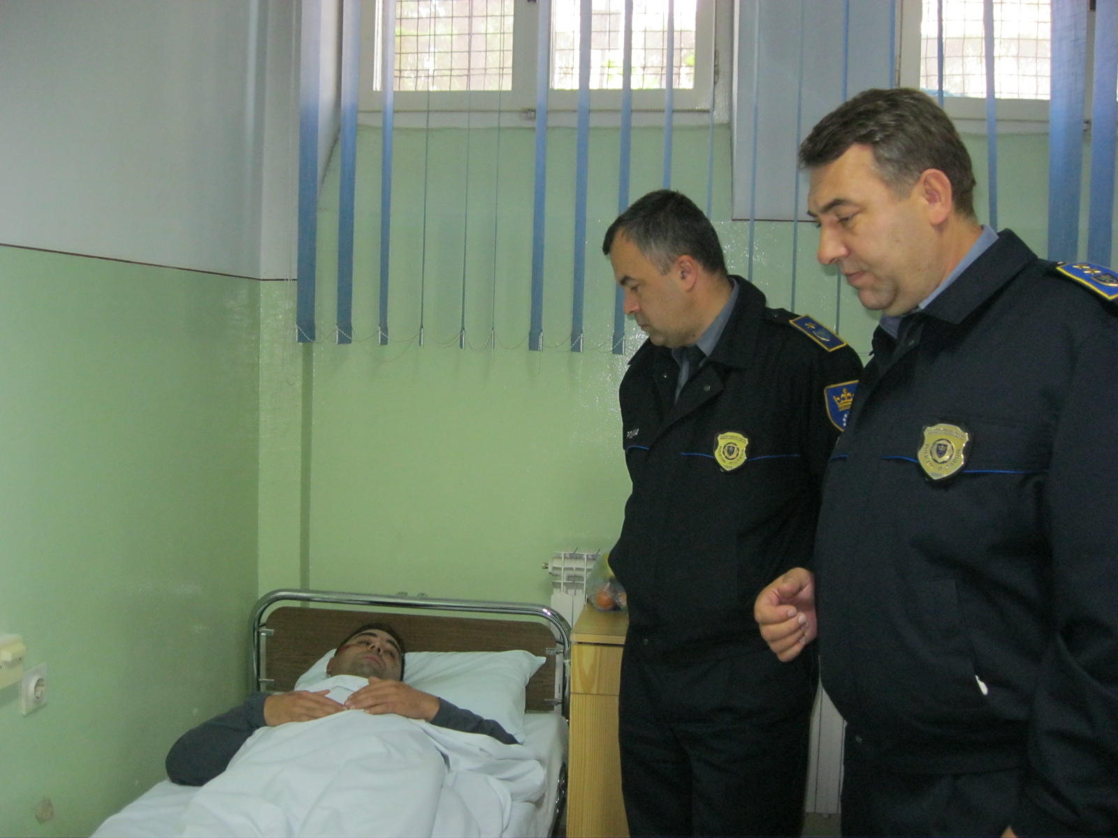 Policijski komesar Fahrudin Bečirović posjetio policijskog službenika nakon nesreće