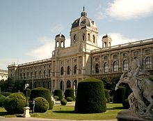 220px-Maria-Theresien-Platz_in_Wien