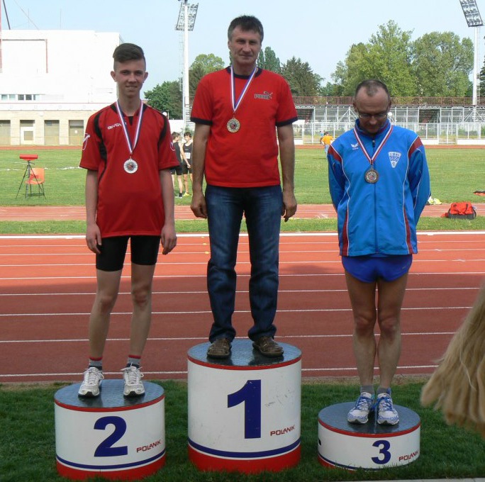 934753_564956033548685_1435109502_n