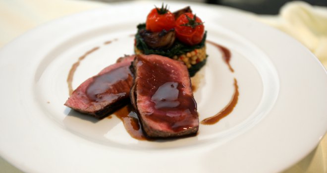 Deset psiholoških trikova pomoću kojih vas potkradaju u restoranu!