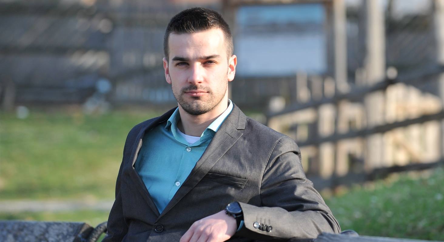 Enis Kahrimanović napravio prvi online sistem za učenje bosanskog jezika!