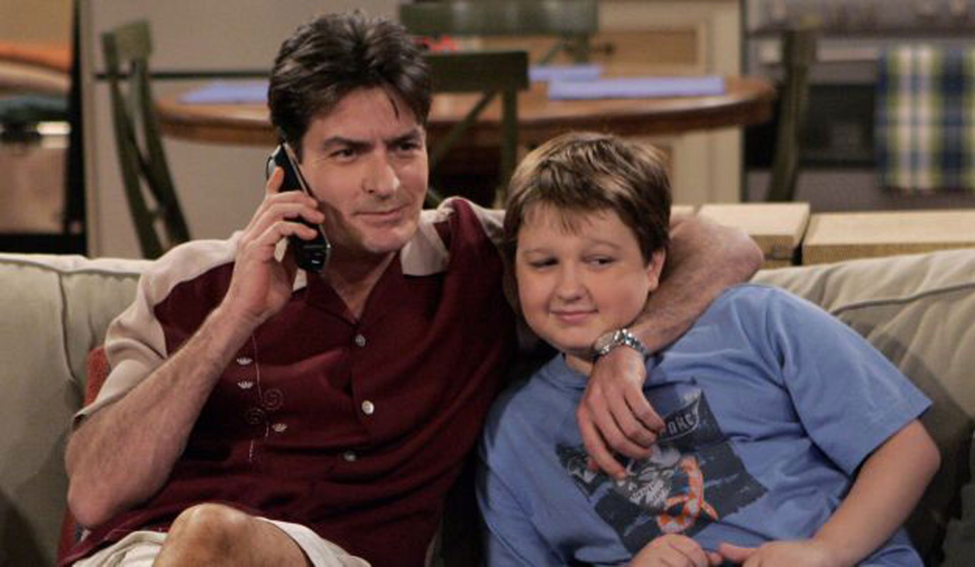 Charlie Sheen želi da se vratiti u “Dva i pol muškarca”