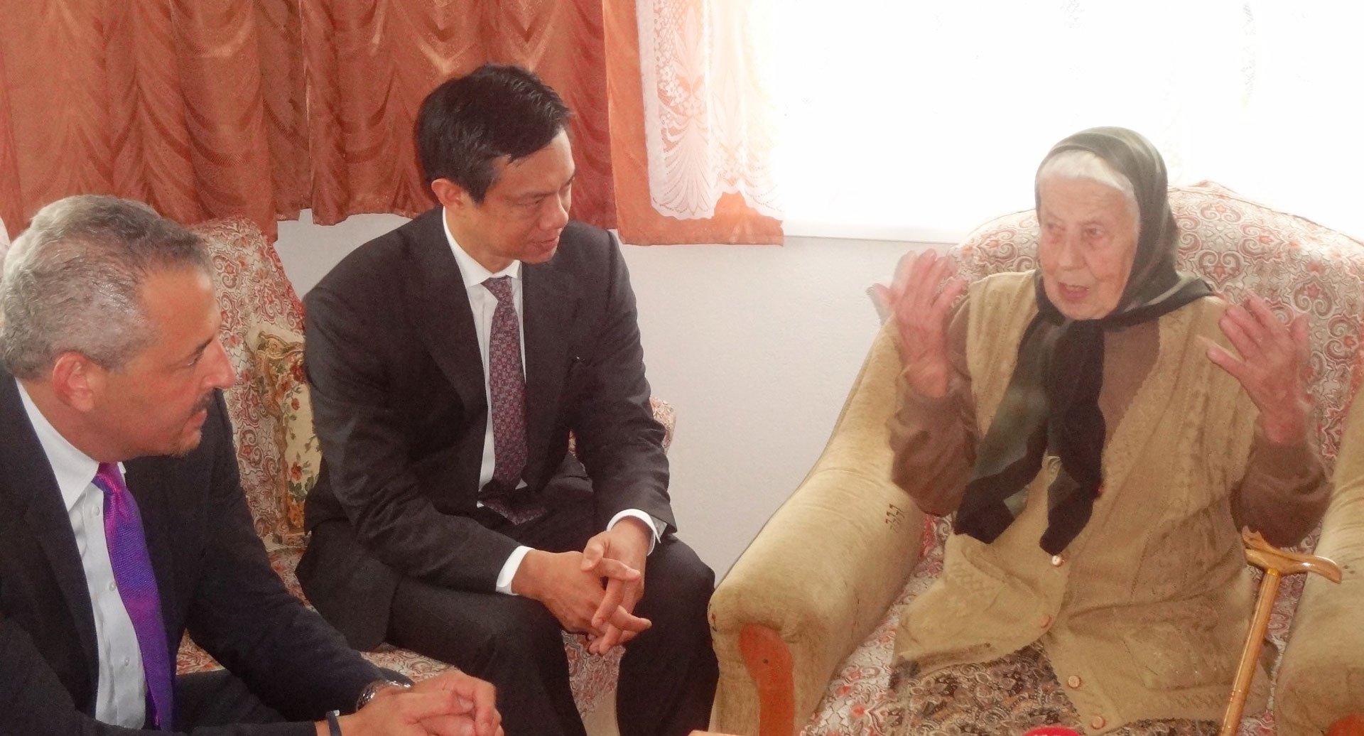 Hoyt Yee u Maglaju: Pomoć sporo dolazi do građana