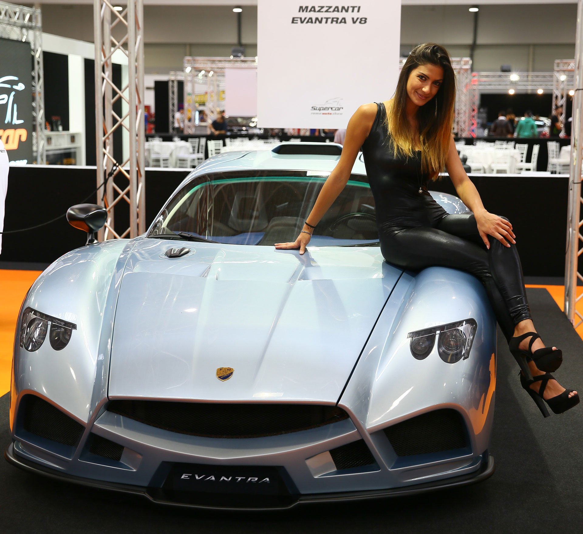 Sajam automobila u Rimu: Posjetioci uživaju u najnovijim modelima Porshea, Lotusa, Lamborghinija, Ferrarija…