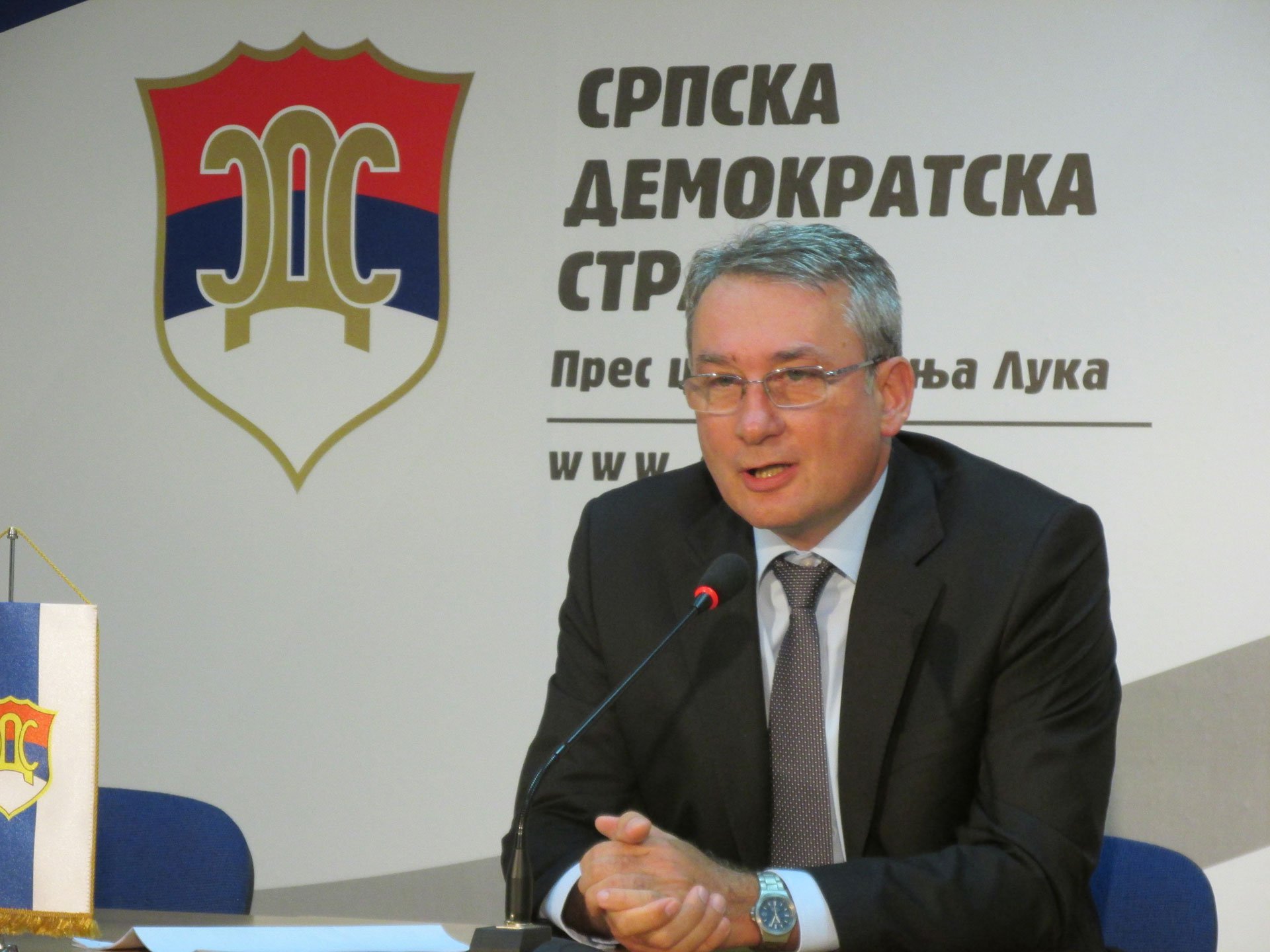 Dodik slabi SDS, a ko mu pomaže?