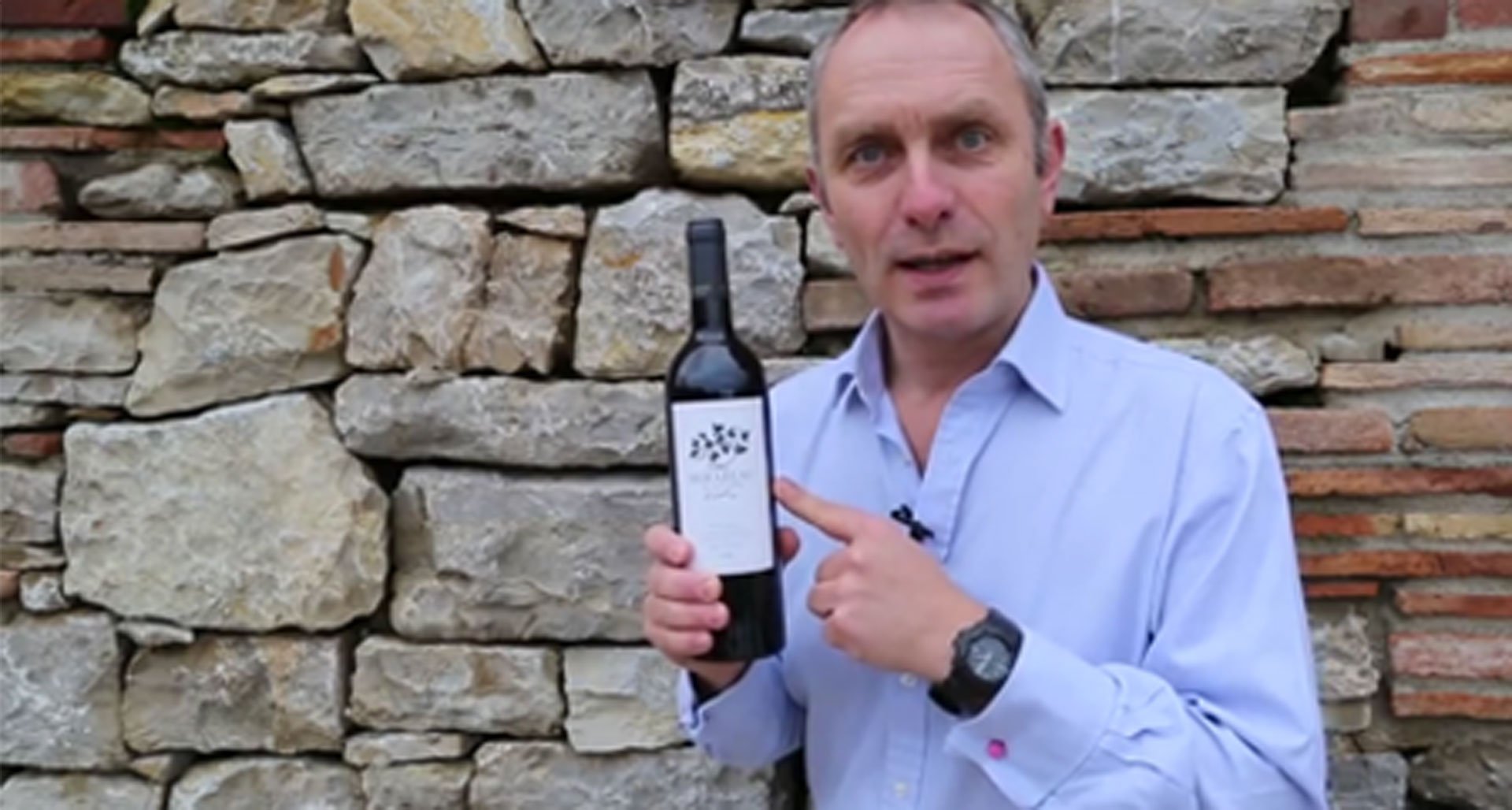 Kako da otvorite flašu vina bez vadičepa? Poslije ovog snimka-lako!