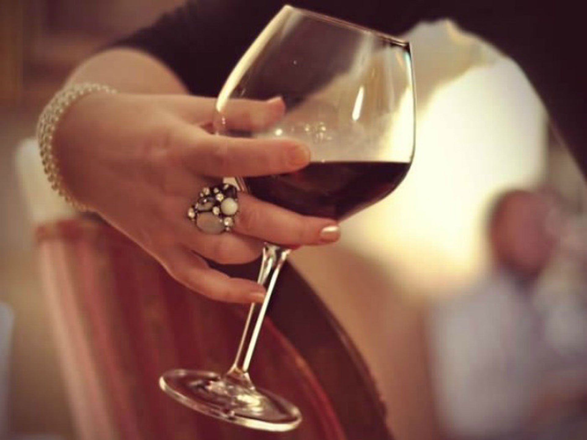 Čaša vina kalorična kao krofna