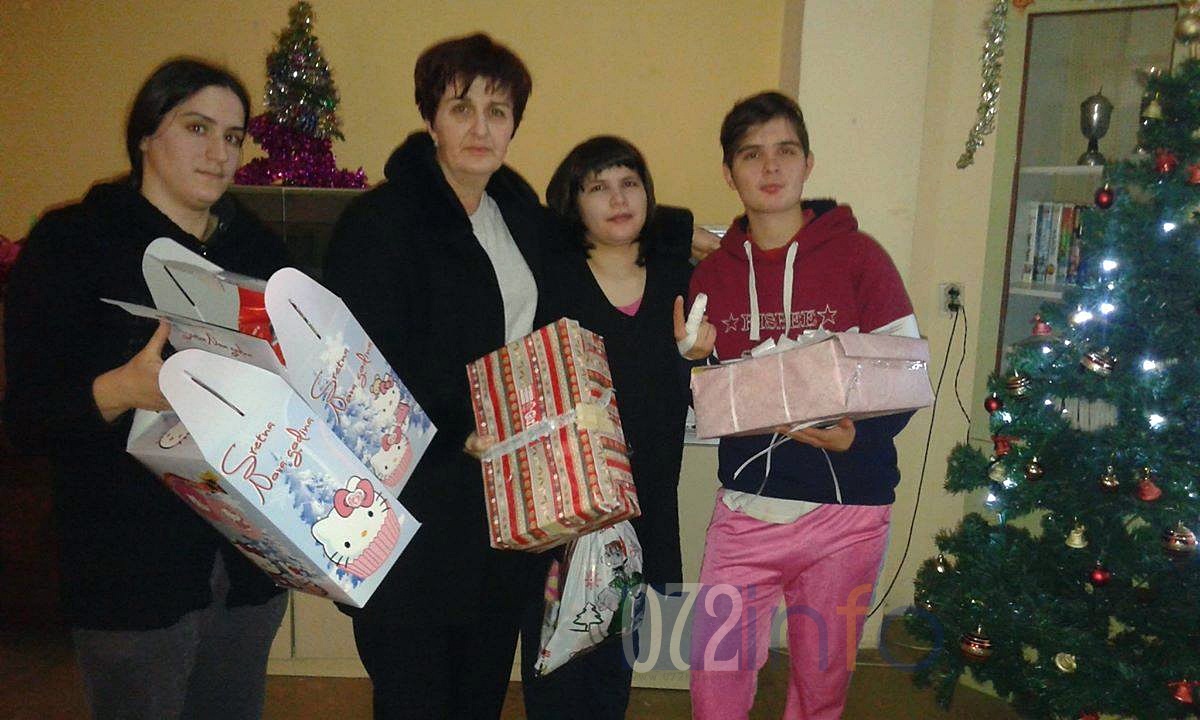 Učenici Prve gimnazije uspješno realizovali akciju ‘Jedan slatkiš, jedno dijete’ (FOTO)