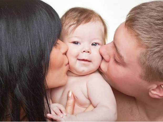 Igrajte se s bebom od prvog dana