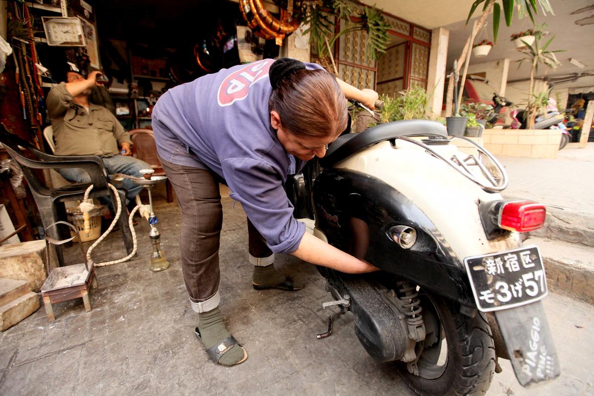 Nikad nije bila na bolovanju: Samira 38 godina popravlja motocikle bolje od muškaraca