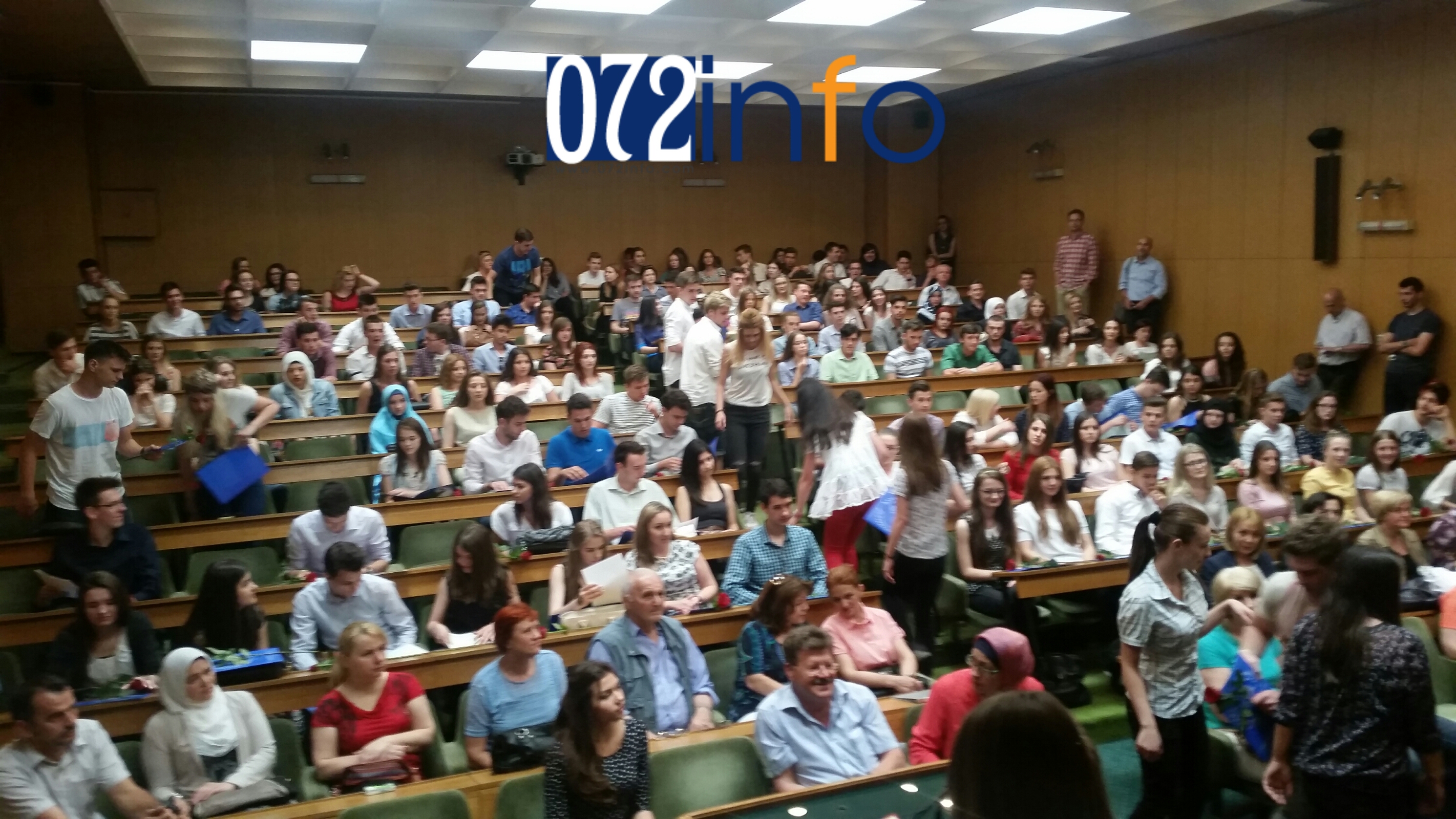 Prva gimnazija u Zenici upriličila promociju maturanata 67. generacije (FOTO)