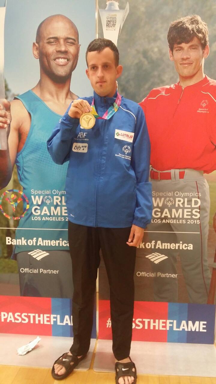 Zlato za BiH na Specijalnoj olimpijadi u LA: Bravo, Adnane!