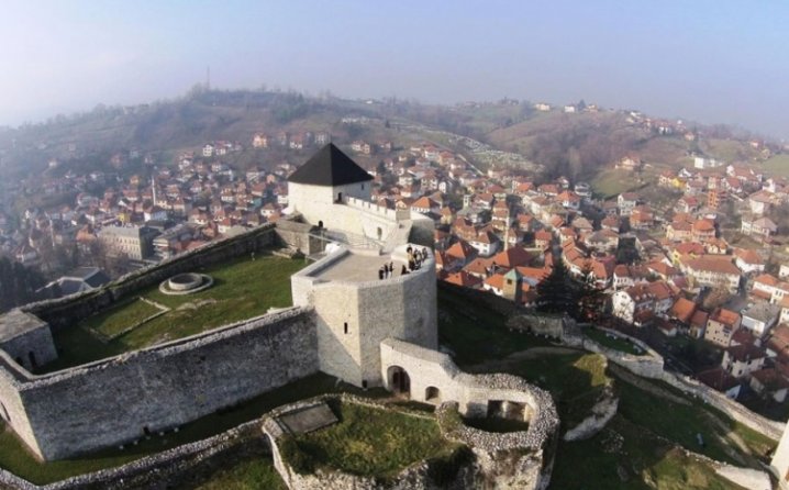 TEŠANJSKI ROMEO I JULIJA Ispili su otrov i zagrljeni otišli u smrt!