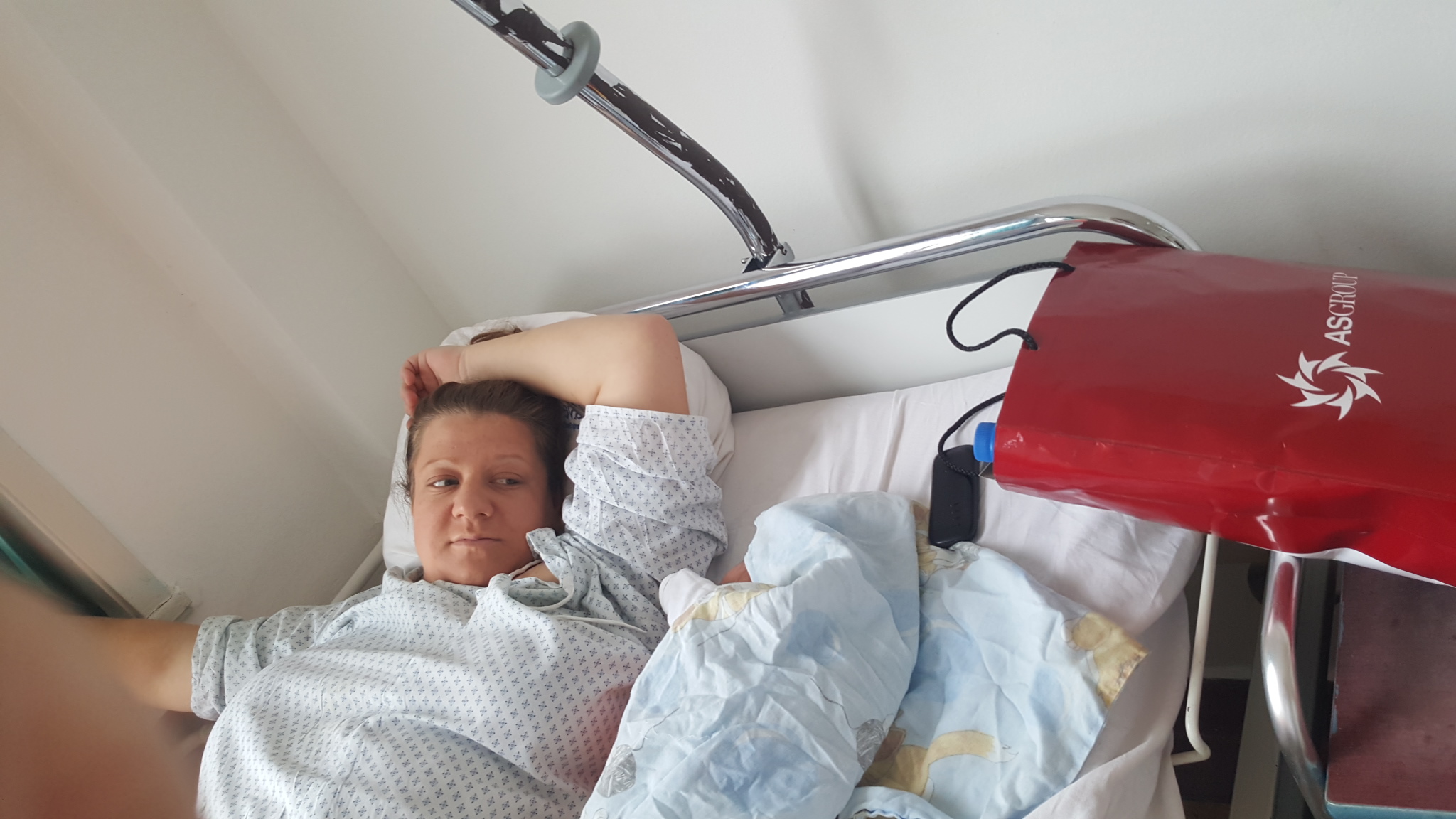 KB ZENICA: Porodiljama prigodni poklon paketi povodom Dana državnosti (FOTO)