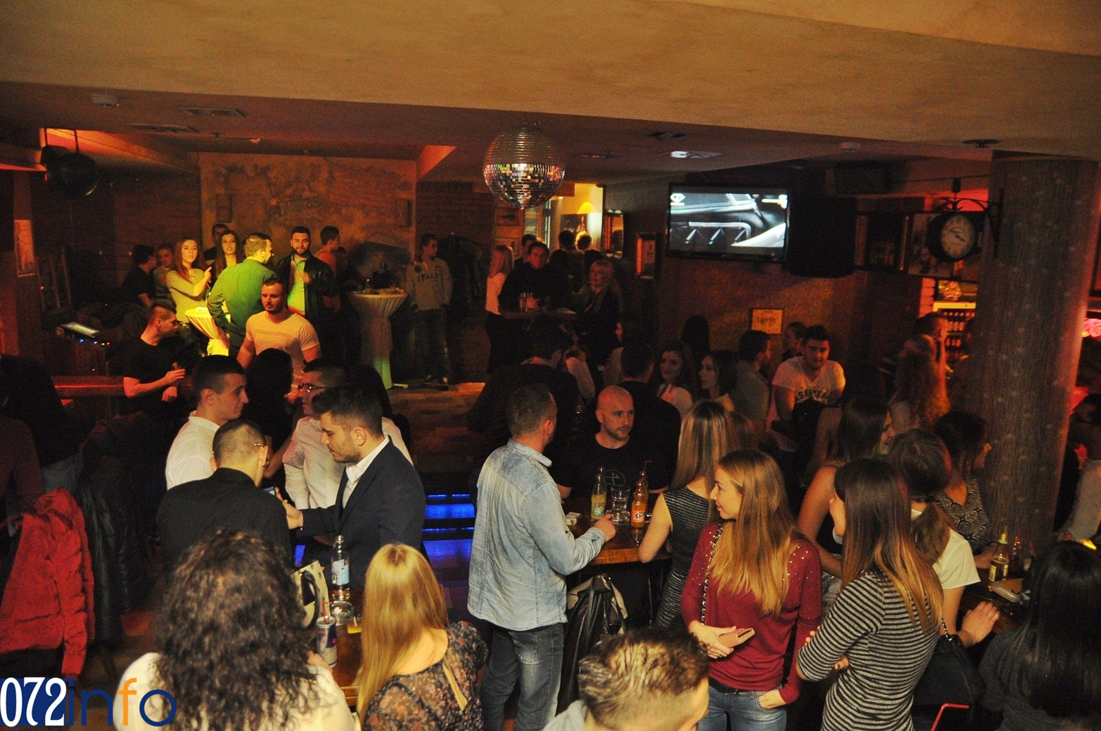 ODLIČAN PROVOD U PIVNICI LIBERTAS: Brojni posjetioci uživali uz muzički dvojac Neru i Adu (FOTO)