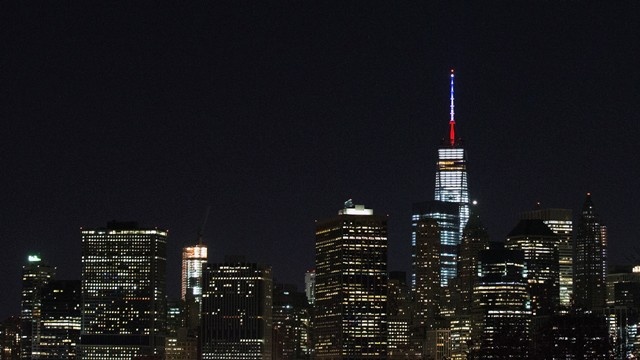World-Trade-Center-French-colors-jpg