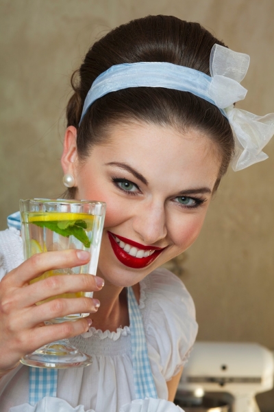 Započnite zdravo dan: 10 razloga zašto ujutro treba piti toplu vodu sa limunom