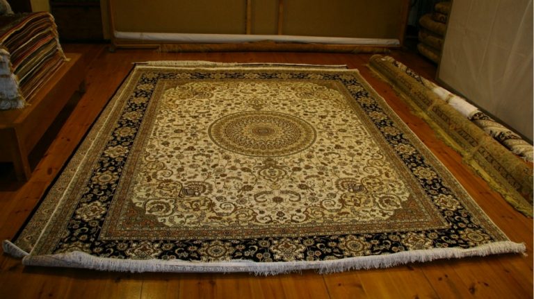 Predsjedništvo BiH saopćilo da je 12.000 KM planirano za nabavku 18 tepiha