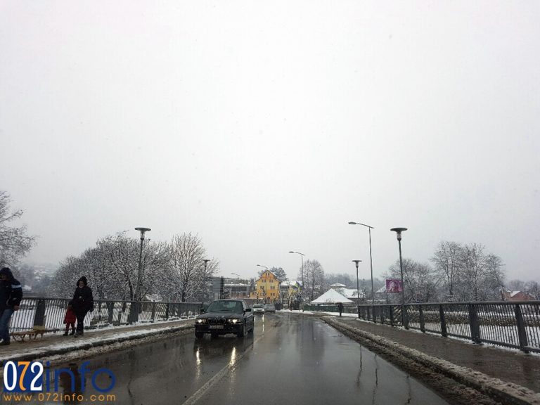 U ZDK se saobraća po mjestimično zasniježenim putevima