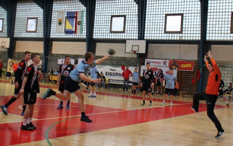 ČELIK JUNIOR SAVLADAO KRIVAJU Rukometni derbi na Bilmišću pripao Zeničanima