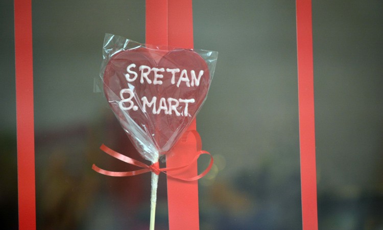 8 mart dan zena