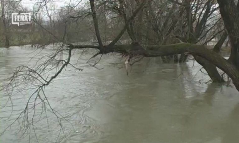 Poplave diljem BiH i dalje aktivne: Alarmantno u Tuzlanskom kantonu