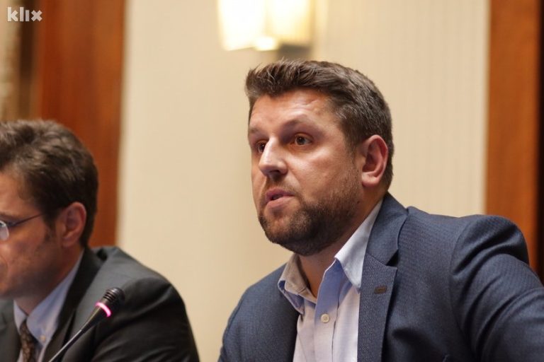 Ćamil Duraković: Pozivam građane da uozbilje bošnjačke odbornike u Srebrenici