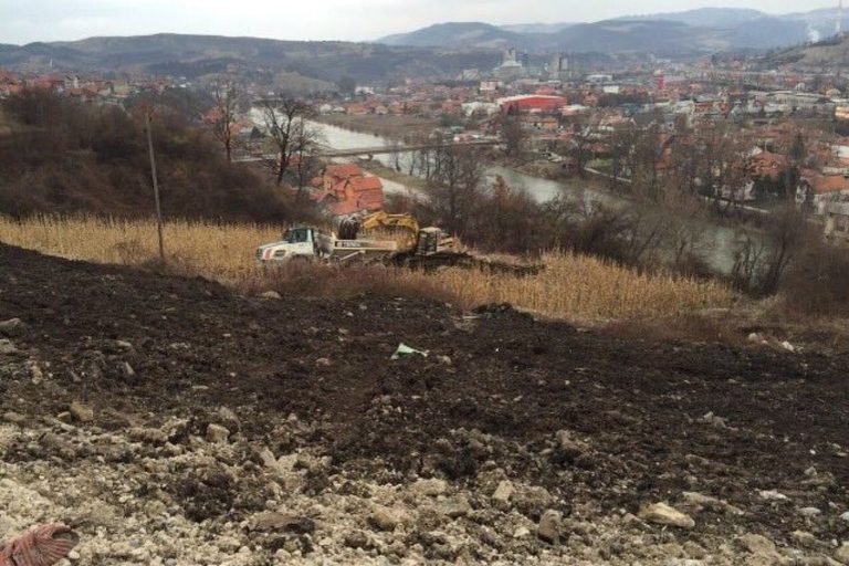 Stabilizacija klizišta kod Kaknja, u toku radovi na rasterećenju padine