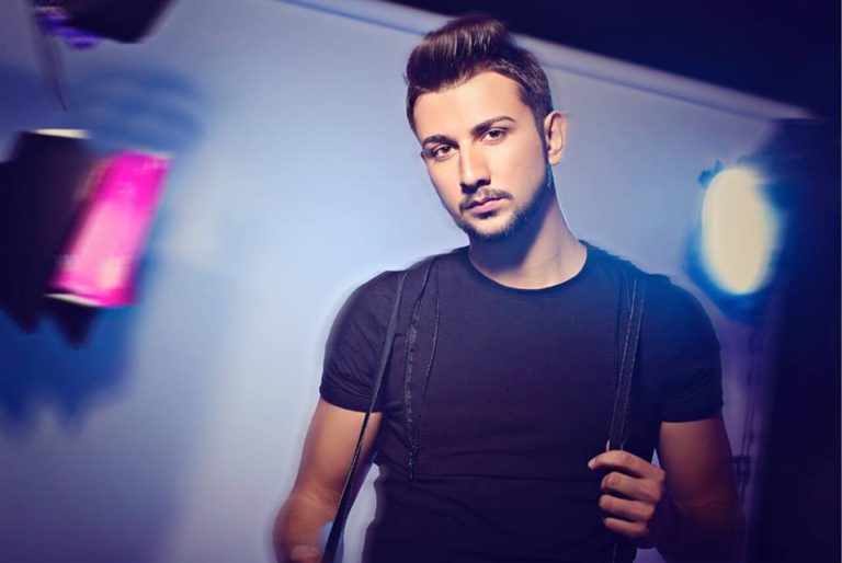 MUZIČKI SPEKTAKL Denial Ahmetović i dva specijalna gosta u Tapasu – Staro pozorište