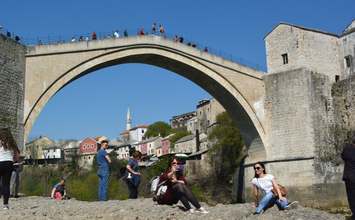Turistički bum: Gosti iz cijelog svijeta okupirali Mostar, kao da je jek sezone