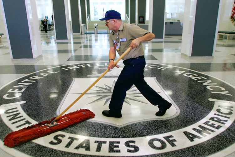 Wikileaks: CIA prisluškuje sve uređaje; Kako se zaštititi?
