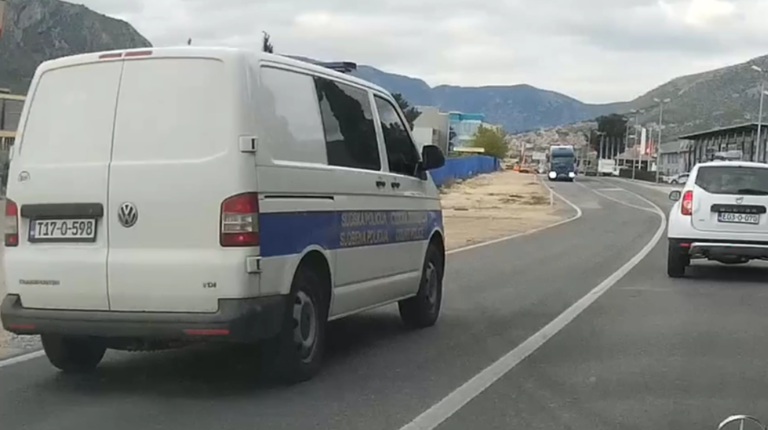 VIDEO| Ovako vozi bosanskohercegovačka policija