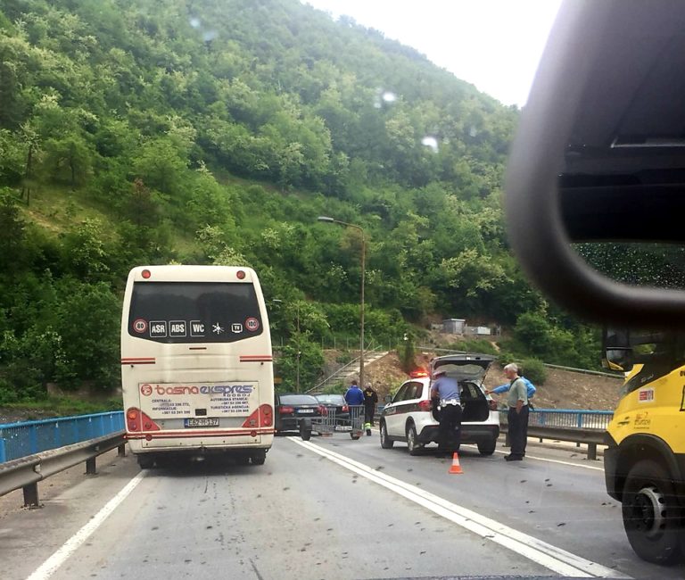 Saobraćajna nesreća ispred tunela Vranduk, ima povrijeđenih