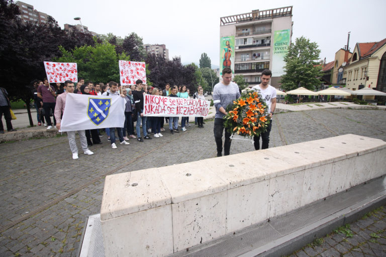 Zenica: Studenti obilježili Dan bijelih traka