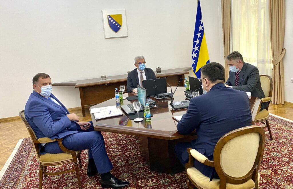 20200626 2 43165310 56252091